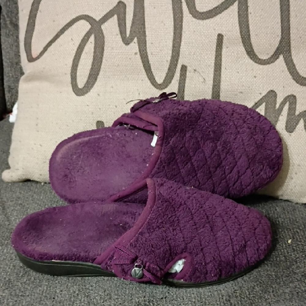 Vionic Plush Purple Women's Slippers